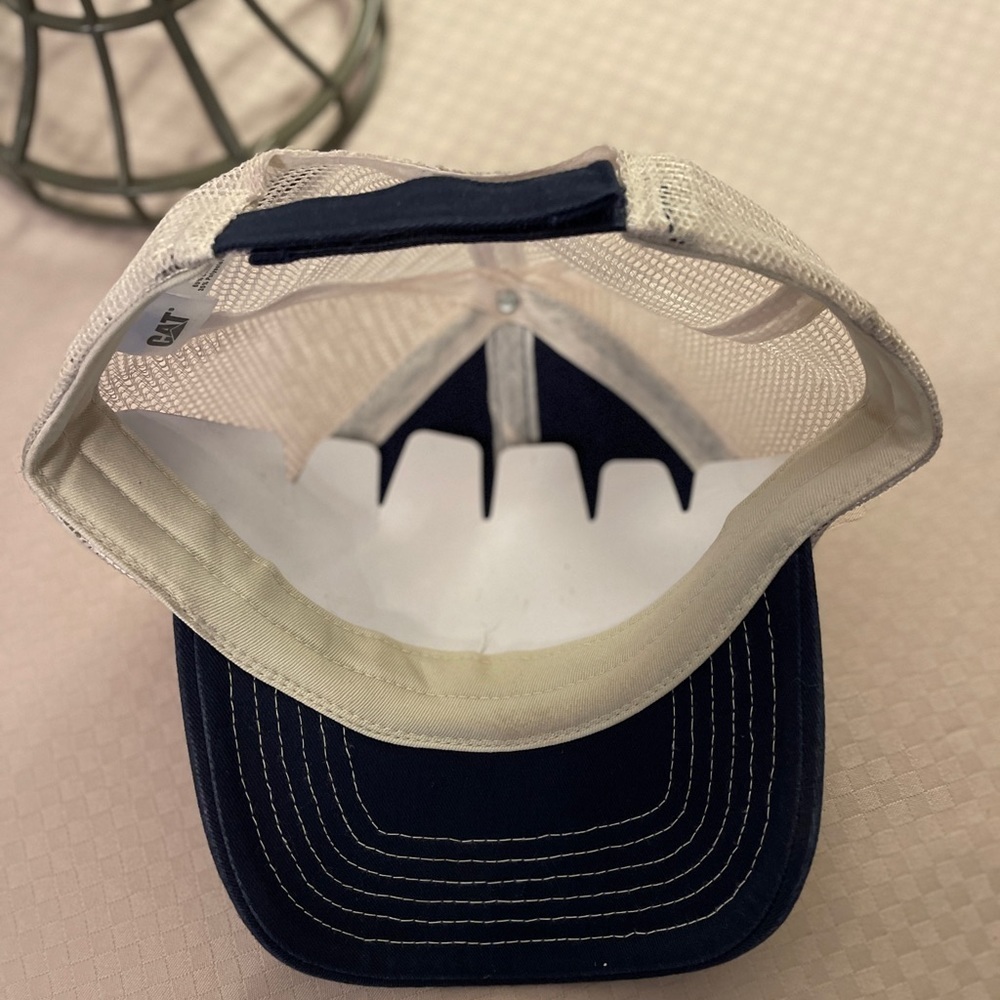 CAT Caterpillar logo mesh back adjustable hook & loop trucker dad hat cap. NWOT​ - Picture 5 of 5